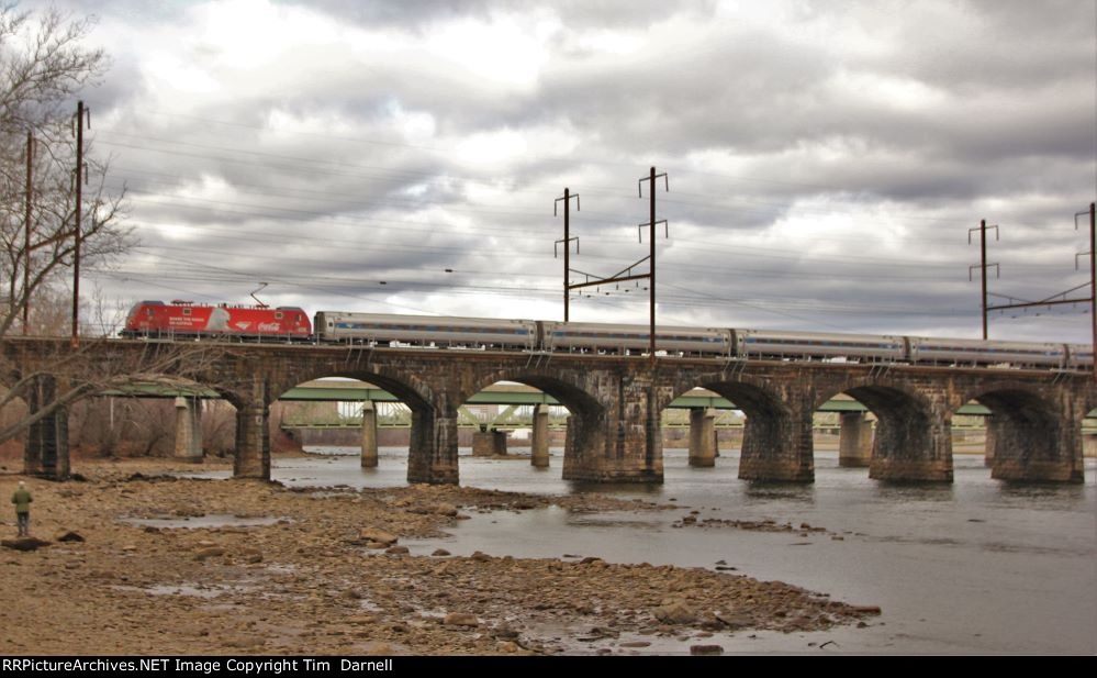 AMTK 606 on train 99